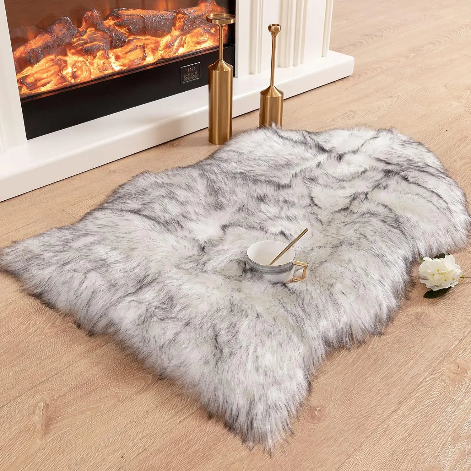 Soft Shaggy Faux Fur Rug 60x90cm - Extra Thick Non-Slip Plush Bedroom & Living Room Carpet