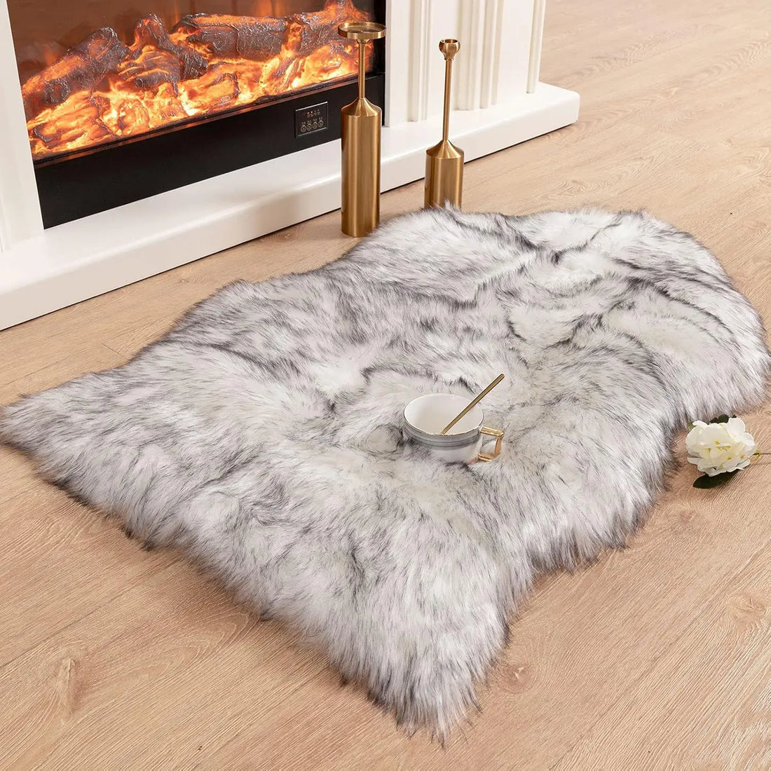Soft Shaggy Faux Fur Rug 60x90cm - Extra Thick Non-Slip Plush Bedroom & Living Room Carpet