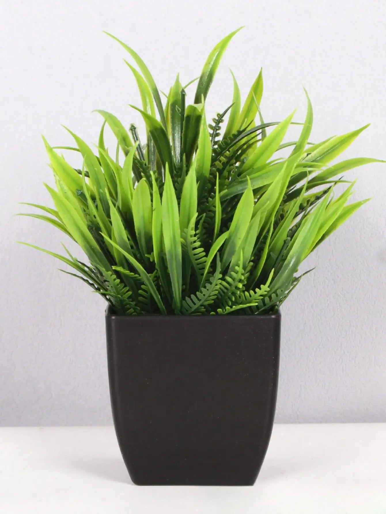 1pc Fake Plant Black Pot, Mini Artificial Eucalyptus Potted Plant for Indoor Home Office Farmhouse Bathroom Table Decorating