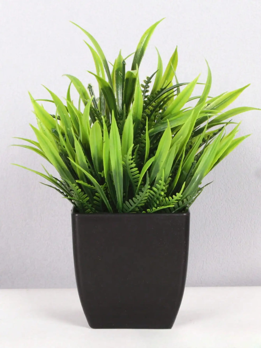 1pc Fake Plant Black Pot, Mini Artificial Eucalyptus Potted Plant for Indoor Home Office Farmhouse Bathroom Table Decorating