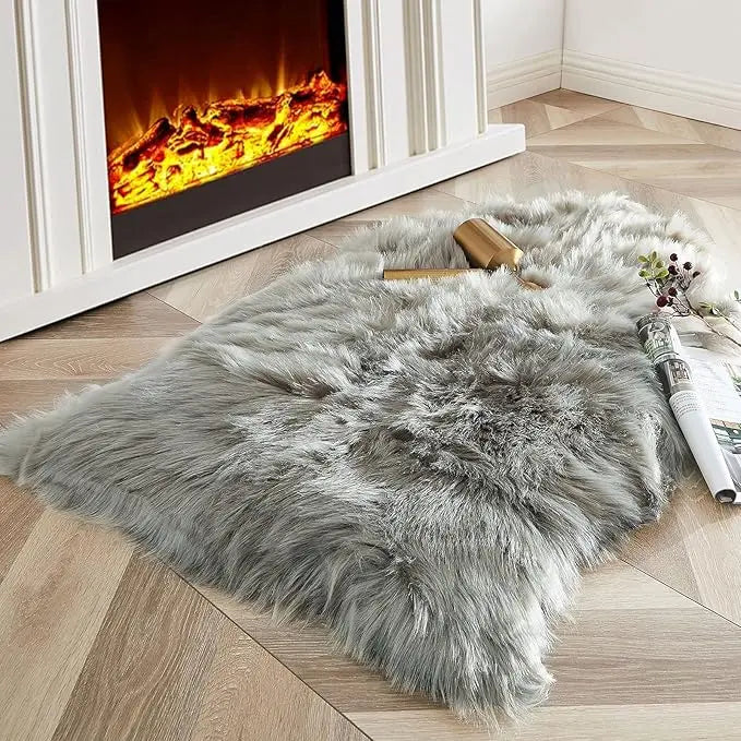 Soft Shaggy Faux Fur Rug 60x90cm - Extra Thick Non-Slip Plush Bedroom & Living Room Carpet